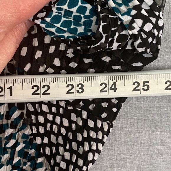 Denver Hayes Top Womens 2X Green Black Button Up Top 3/4 Sleeve Pleated Stretchy - Picture 9 of 12